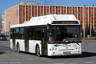 ЛиАЗ-5292.71  на площади Конституции, апрель 2020 года