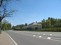 Вид на начало Краснофлотского шоссе у Ораниенбаумского парка