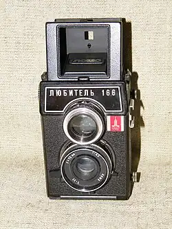 Шахта может быть трансформирована в рамочный видоискатель.