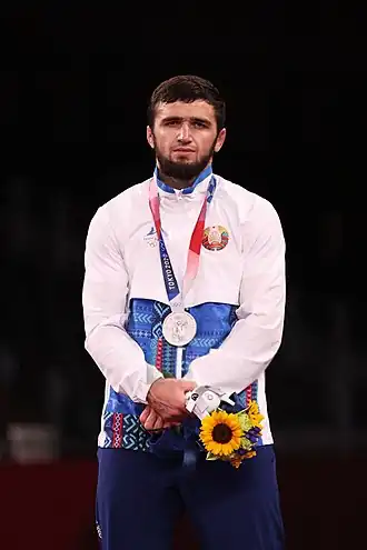 Магомедхабиб Кадимагомедов на олимпийском пьедестале в Токио