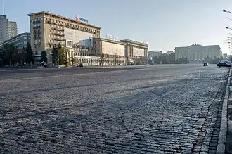 Площадь Свободы и областная администрация