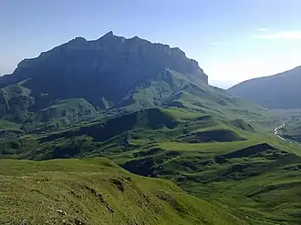 Массив Метеген 3154 м (Мехтыген) с юга