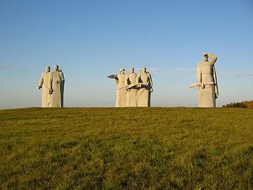 Мемориальный комплекс памяти героев-панфиловцев под Волоколамском в поселке Дубосеково. Совместно со скульпторами Н. Любимовым, А. Постолом; архитекторы В. Датюк, Ю. Кривущенко, И. Степанов; главный инженер С. Хаджибаронов. 1975 год.