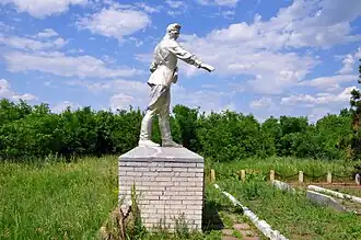 Мемориал на братской могиле, июнь 2015