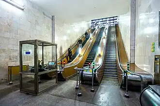 Эскалатор в южный вестибюль