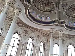 Малые купола в зале