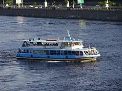 Теплоход «Микола Дудка» на Днепре в Киеве.