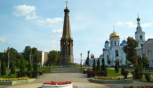 Монумент в память Малоярославецкого сражения и Успенский собор