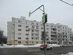 Дом 2/123 на углу Мариупольской (слева) и Люблинской улиц