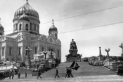 Парад в честь церемонии открытия памятника.