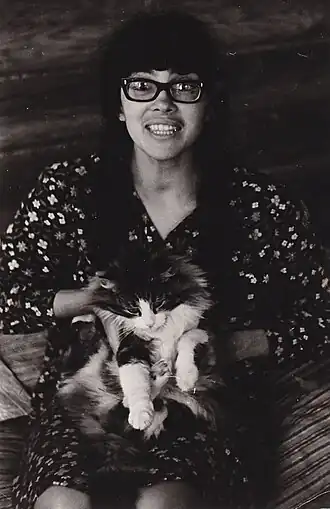 «Наташа с котом Мосей на даче в Правде». Фото Ю.Рыбчинского 1970 г.