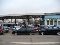 У дома 3 - автобусно-троллейбусной станции "Лужники-Южная"