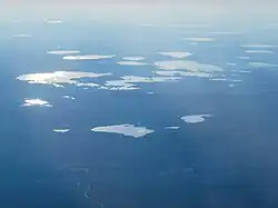 Озеро Аракуль на фоне озера Большие Касли