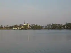 Одноимённое водохранилище на реке Бабинец в черте Стародуба весной 2011 года