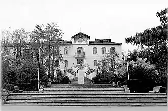 Памятник Богдану Кнунянцу в Степанакерте