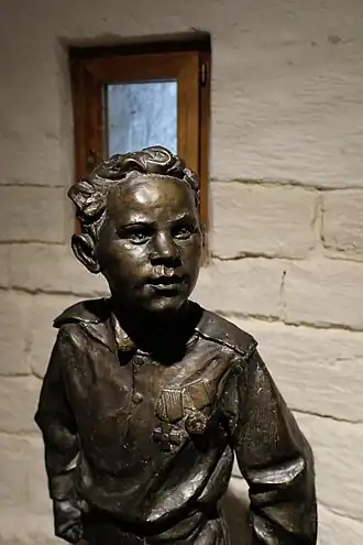 Памятник Коли Пищенко в музее Оборонительной башни города Севастополя