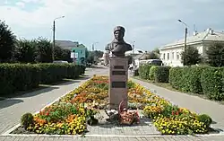 Памятник М. Г. Ефремову в Тарусе.