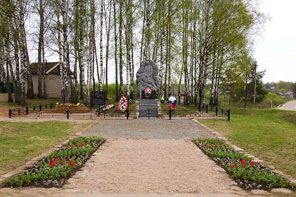 Памятник 1 МВДбр в п. Демянск