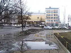 Переход между главным корпусом БашГУ (ныне Уфимский университет науки и технологий) и зданием физико-математического корпуса