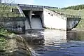 Плотина водосброса со стороны реки Вяча