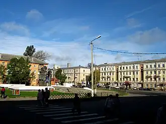 Поворот на Ленинградское шоссе с улицы Ленина (справа «Калининские дома»)