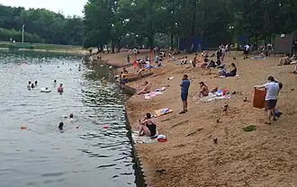 Летний пляж в парке