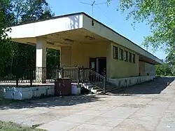 Павильон на платформе