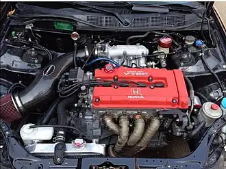 Подкапотное пространство