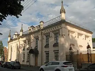 Главное здание, вид с Церковной улицы