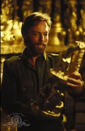 Ричард Чемберлен в роли Аллана Квотермейна в фильме «Аллан Куотермэйн: В поисках потерянного таинственного города»