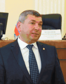 Р. Деркач на последней сессии Ялтинского городского совета 1-го созыва