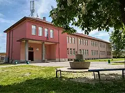 Здание местной начальной школы "Христо Ботев"