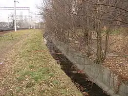 речка Вершинка поблизости от станции «Караваевы Дачи»