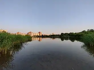 Озеро в саду «Прометей»