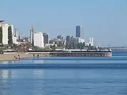 Саратов, набережная и мол сбоку