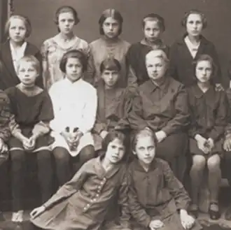 Антонина Николаевна Сафонова со своими учениками. Фото 1929 года.