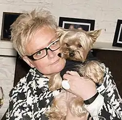 Светлана Конеген на арт-проекте «Казнь безвкусицы» в московском ночном клубе «Who is who» 18 марта 2009 года