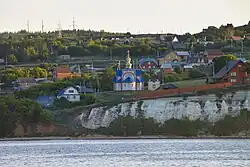 Вид на церковь со стороны Волги