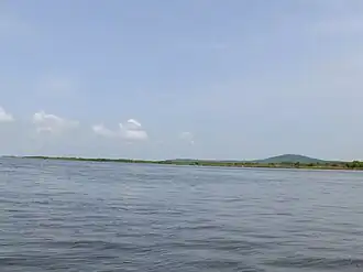 Правый берег Амура в окрестностях сёл Джари и Троицкое