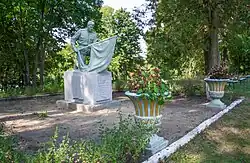 Братская могила советских воинов