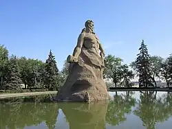 Скульптура «Стоять насмерть»