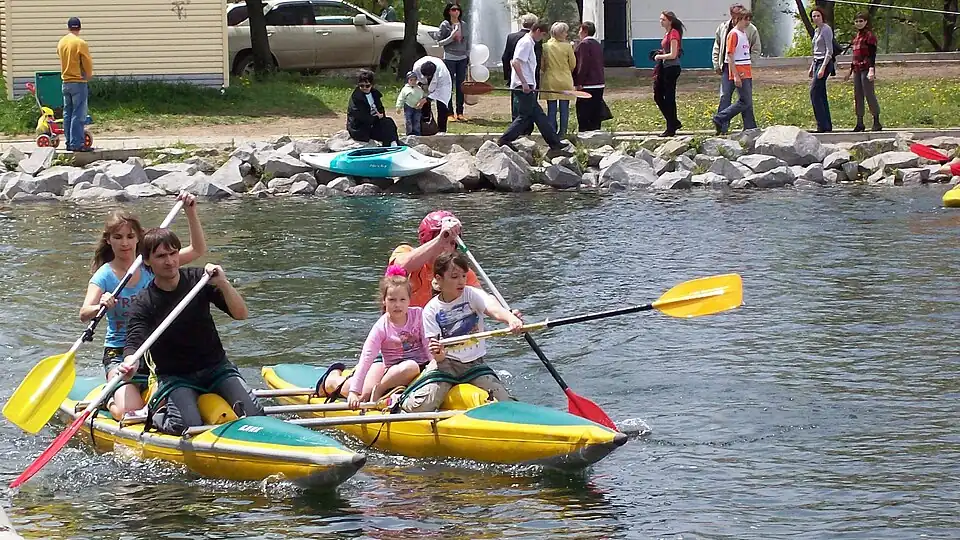 Спортивные соревнования на среднем пруду