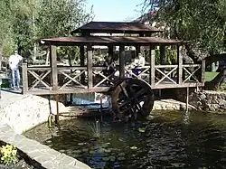 Мост с водяным колесом