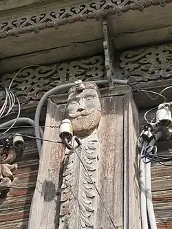 Резьба на пилястре