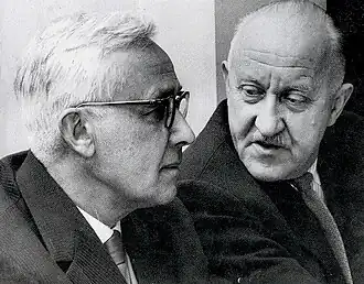 М. И. Стеблин-Каменский (слева) и исландский писатель Халлдор Кильян Лакснесс