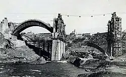 Поднятие центрального пролета моста Победы, 1944 год