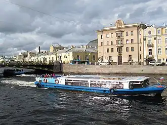 Теплоход «Дюймовочка» (проект Р-118) на Фонтанке