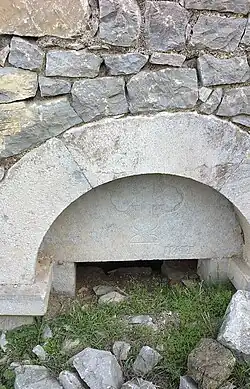 Тимпан над входом в церковь, 2016