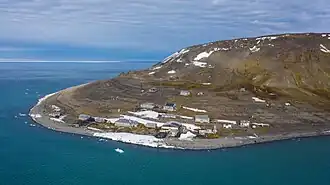 Общий вид полярной станции Бухта Тихая