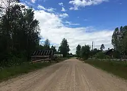 Дорога 86К-169 через посёлок